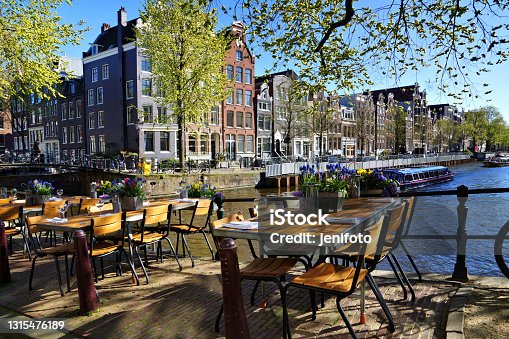 Schuur bolvormig Technologie 2,448 Amsterdam Cafe Stock Photos, Pictures & Royalty-Free Images - iStock  | Budapest, Prague, Amsterdam coffee