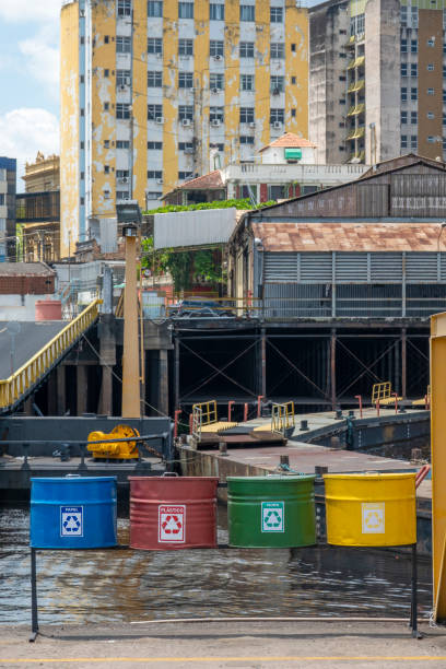istock Selective garbage in the Port of Manaus 1315683277