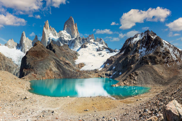 Fitz Roy mountain and Laguna de los Tres rgentina, Chalten, Latin America, Patagonia - Argentina, South America mt fitzroy photos stock pictures, royalty-free photos & images