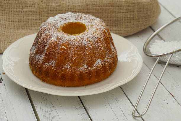 istock Happy Birthday bundt cake 1315801399