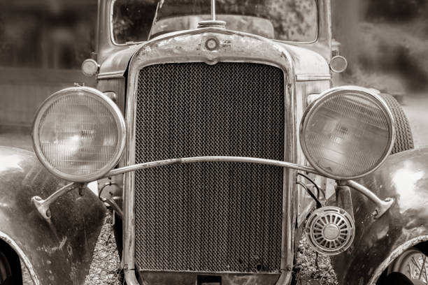 istock Black & white close up of a rusty old truck 1315866768