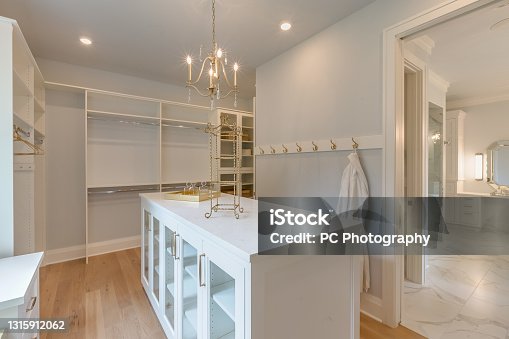 23,300+ Bedroom Closet Stock Photos, Pictures & Royalty-Free Images -  iStock