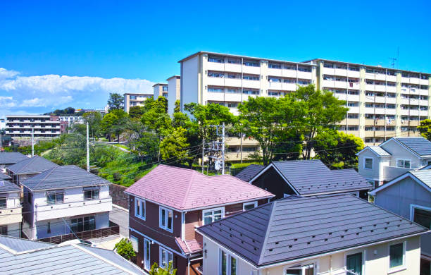 quiet residential area - sunny apartment window sky imagens e fotografias de stock