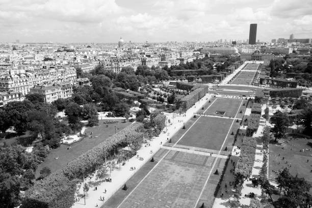 istock Paris cityscape with Champ de Mars 1316112779