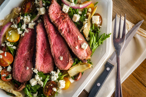 istock Blue Cheese Steak Salad 1316130555