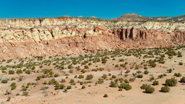 canyon vicino a canones, nuovo messico - antenna - new mexico landscape arid climate plateau foto e immagini stock