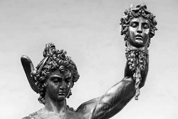 perseus 、メデューサの頭の中で、フィレンツェ - renaissance statue italy florence italy ストックフォトと画像