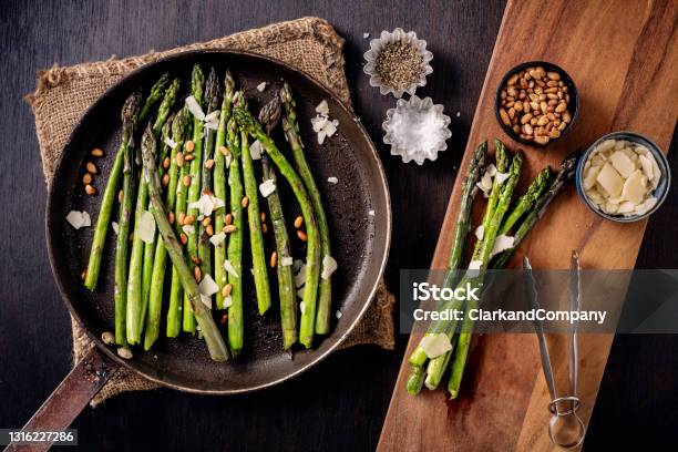Pan Fried Asparagus Stock Photo - Download Image Now - Asparagus, Vegetable, Recipe