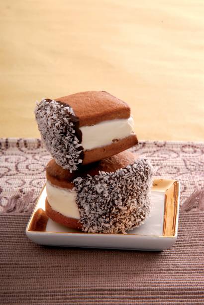 istock Ice cream cookies with chocolate and coconut (ph. Archivio Collection) 1316227674