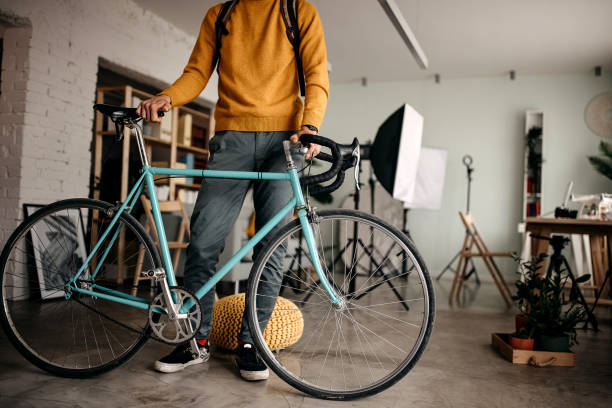 istock The photographer comes to work by bicycle 1316250633