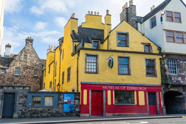 Museum of Edinburgh on Canongate Street in Edinburgh, Scotland. Edinburgh, United Kingdom - September 8, 2017. Museum of Edinburgh on Canongate Street in Edinburgh. Known as the Huntly House, the building was built in 1570. midlothian scotland stock pictures, royalty-free photos & images