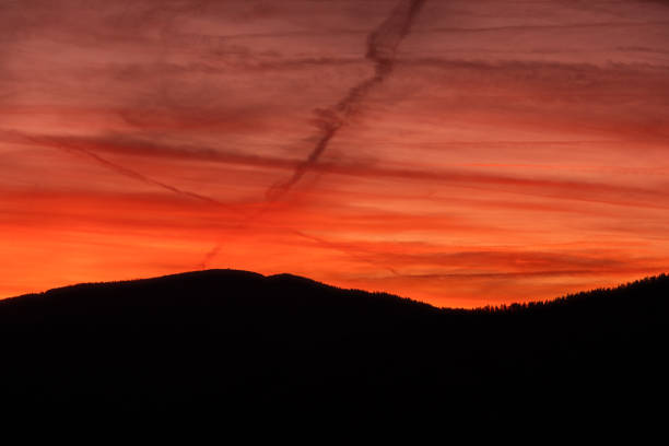 rote fades to purple over clingmans dome - great smoky mountains flash stock-fotos und bilder