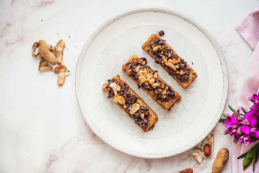 Peanut Chocolate Bars – vegan, high in protein, gluten-free, organic