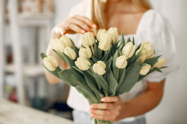 istock Frorist makes a beautiful bouquet in a studio 1316368957