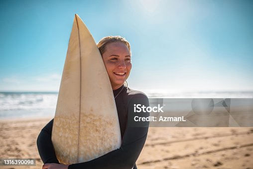 730+ Girl Smiling While Looking Away At Beach Stock Photos, Pictures &  Royalty-Free Images - iStock