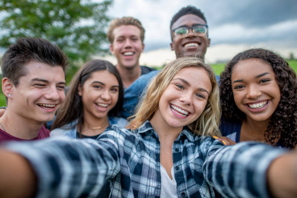 istock Smiling Teenagers 1316465920