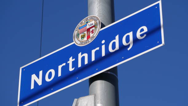 signe public de bienvenue de northridge en californie - northridge photos et images de collection