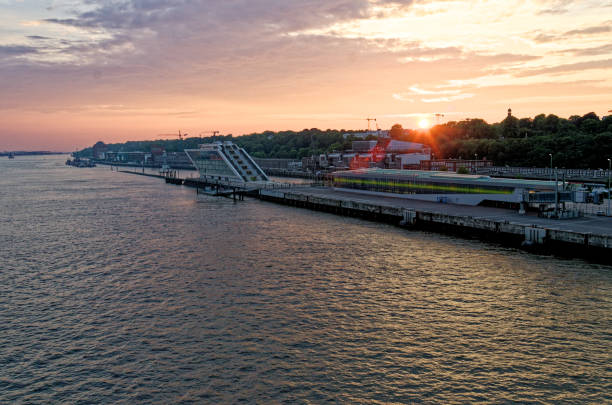 istock Sailing at the sunset on the River Elbe - Hamburg 1316483668