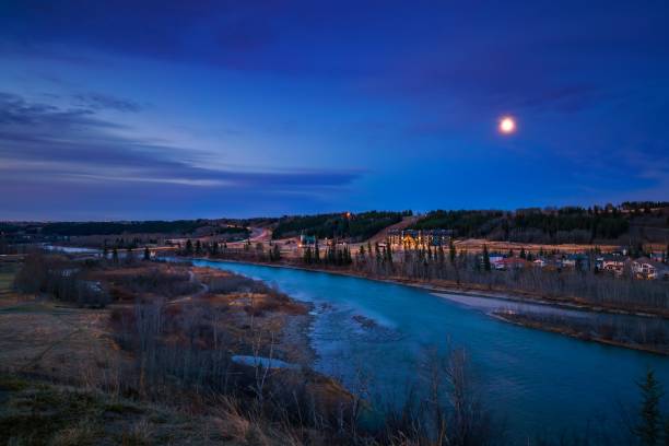 istock Dark Night Sky Over The Bow River Valley Lookout 1316545390