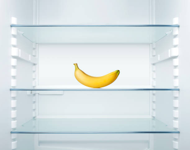 banane im kühlschrank - corbel stock-fotos und bilder