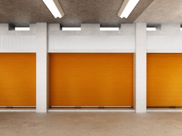 trasteros automáticos con puertas metálicas cerradas - storage compartment garage storage room warehouse fotografías e imágenes de stock