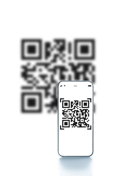 Mobile qr code. Digital mobile smart phone with qr code scanner on smartphone screen for payment, online pay, scan barcode technology. Mobile banking. Customers can pay through qrcode código qr móvil. teléfono inteligente móvil digital con escáner de código qr en la pantalla del teléfono inteligente para el pago, pago en línea, escanear la tecnología de código de barras. banca móvil. los clientes pueden pagar a través de qrc