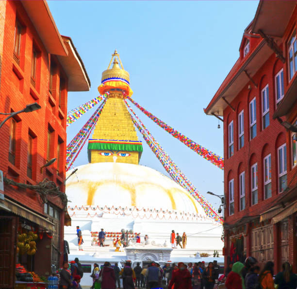 die boudhanath stupa in kathmandu. - bodnath stupa stock-fotos und bilder