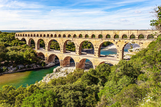 akwedukt pont du gard - aqueduct roman ancient rome pont du gard zdjęcia i obrazy z banku zdjęć