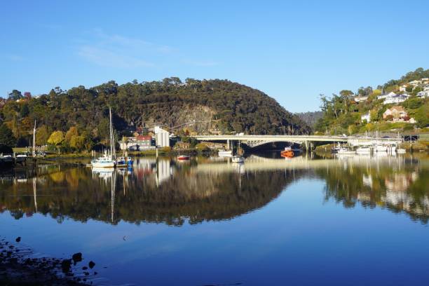 tranquil morning water view towards cataract gorge - launceston imagens e fotografias de stock