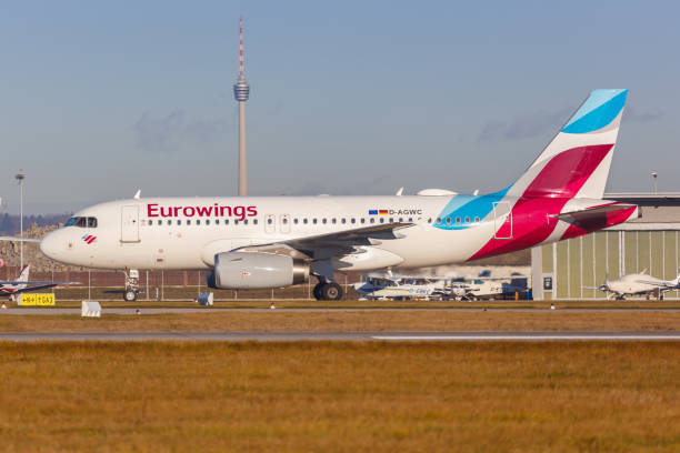 eurowings airbus a319 airplane stuttgart airport in germany - 12007 imagens e fotografias de stock