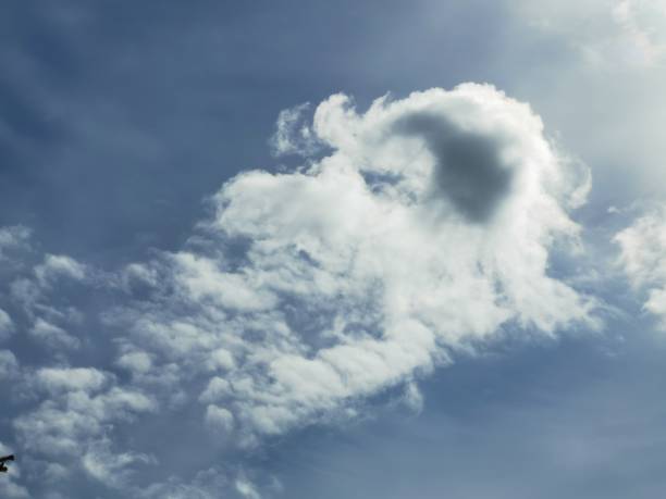 istock Cloud to interpret as you will, i think it is father christmas 1316796745