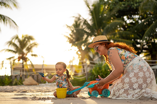 Mother, Daughter, Playing, Sand, Beach