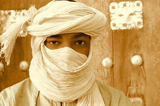 jovem touareg (sépia - tuareg - fotografias e filmes do acervo