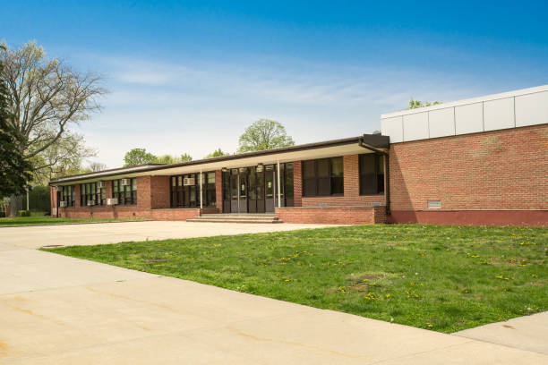 istock Exterior view of a typical American school building 1317008064