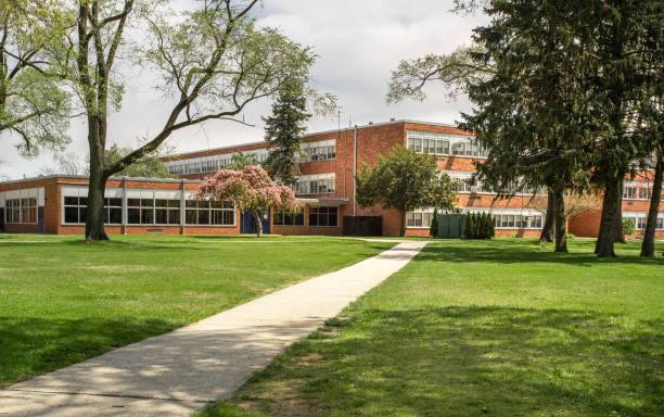 istock Exterior view of a typical American school building 1317008199