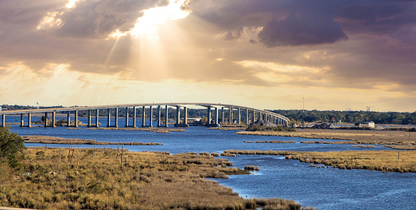 Puente de la Cuenca atchafalaya, también llamado Louisiana Airborne Memorial Bridge photo