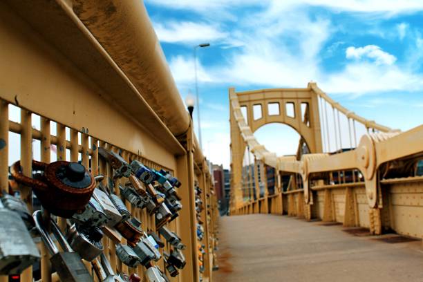 padlock bridge - pnc park imagens e fotografias de stock