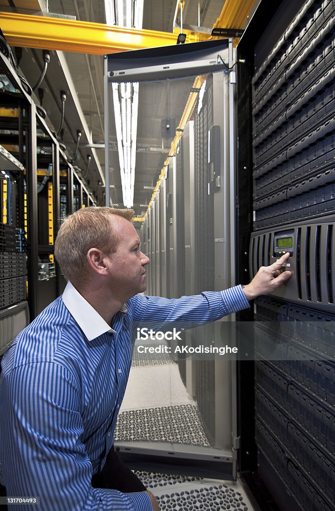 Storage SAN/NAS Server - Foto stock royalty-free di Adulto