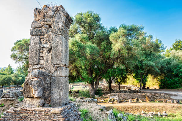 antico sito di olimpia,grecia - zeus olympia statue god foto e immagini stock