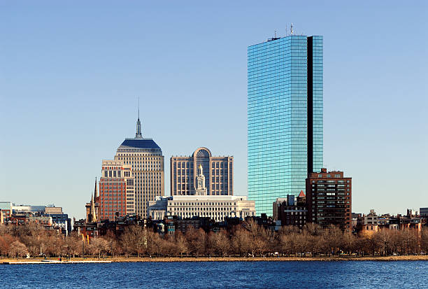 john hancock tower - boston skyline day back bay - fotografias e filmes do acervo