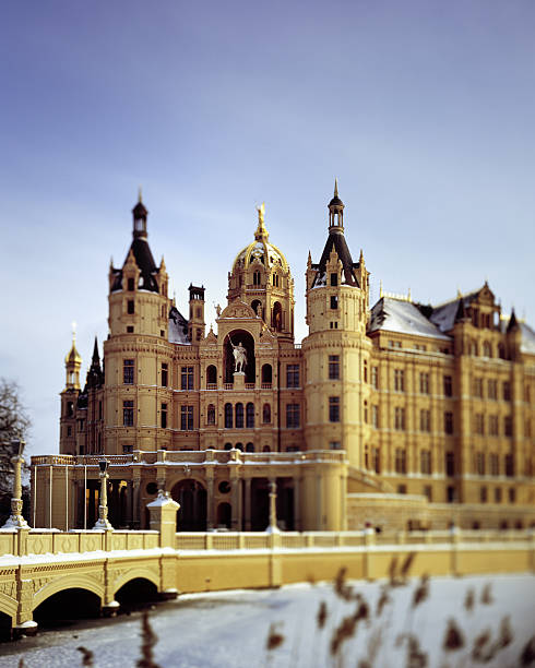 The castle of Schwerin in Mecklenburg West Pomerania The castle of Schwerin in Mecklenburg Western Pomerania in Germany. It is also the domicile of the parliament of Mecklenburg Western Pomerania. Das Schloss in Schwerin in Mecklenburg Vorpommern in Deutschland. Dort befindet sich gleichzeitig der Sitz des Landtages von Mecklenburg Vorpommern. schwerin castle stock pictures, royalty-free photos & images