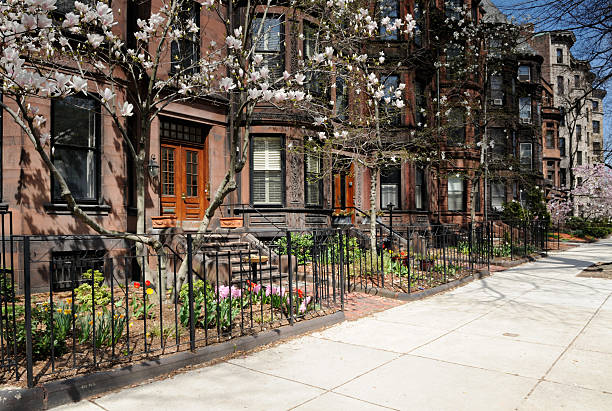 バックベイのアパートメントは、スプリング - boston back bay residential district house ストックフォトと画像