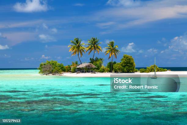 Remote Location Desert Island Stock Photo - Download Image Now - Island, Desert Island, Small