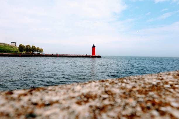 lake michigan lighthouse - lighthouse reef imagens e fotografias de stock