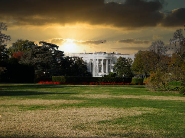 istock the white house with the park in front 1317314192