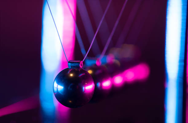 Newton's cradle is a very useful scientific tool for training concentration to focus on the rhythm of the ball hitting. We can put it on our desk to relieve stress while sitting in front of the computer for a long time.