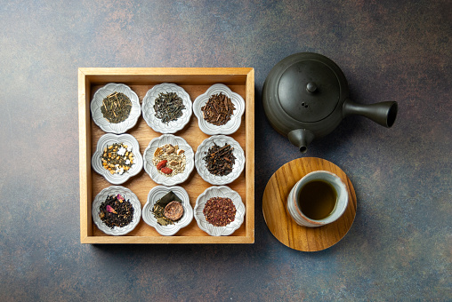 A lot of types of tea leaves that are arranged