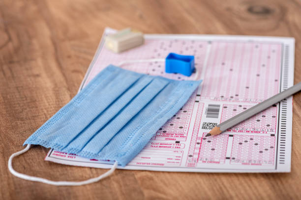 istock Multiple choice test with Protective Face Mask.  Education concept in pandemic period 1317451861