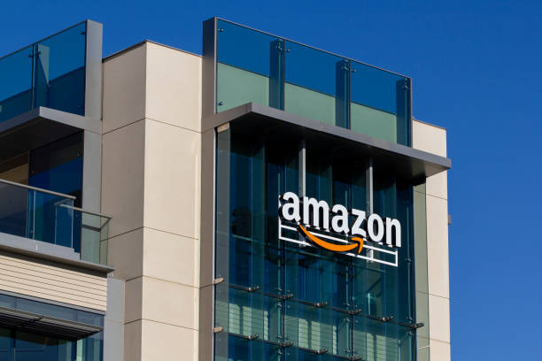 Amazon Palo Alto, CA, USA - Feb 18, 2020: The Amazon logo seen at Amazon campus in Palo Alto, California. The Palo Alto location hosts A9 Search, Amazon Web Services, and Amazon Game Studios teams. headquarters stock pictures, royalty-free photos & images