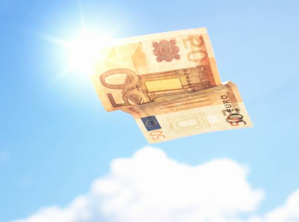 istock 50 Euros flying 1317492226